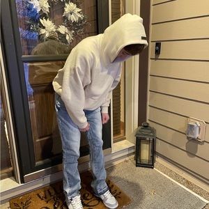 Meet your Posher, Grant